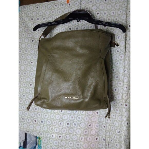 Michael Kors 38H9CZUH7L Evie Pebbled Leather Shoulder Bag Green - Picture 1 of 11